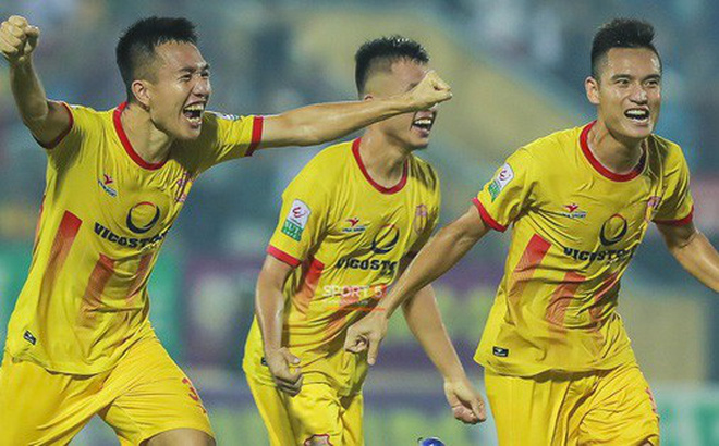 Cầu thủ Nam Định đã nhận được lương, tập trung cho mục tiêu trụ hạng