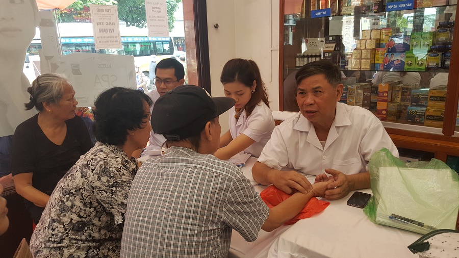 Hơn 600 người cao tuổi TP Nam Định được khám bệnh, tư vấn sức khỏe, cấp thuốc miễn phí
