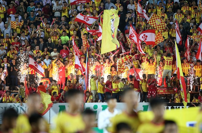 CLB Nam Định bị phạt tiền sau trận thua HAGL