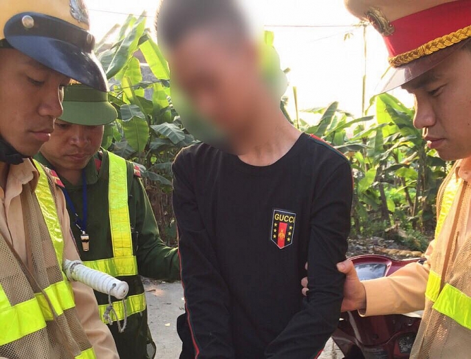 Thanh niên 2k Nam Định tàng trữ ma túy có màu sắc lạ, bị 141 phát hiện còn chối “em không biết…”
