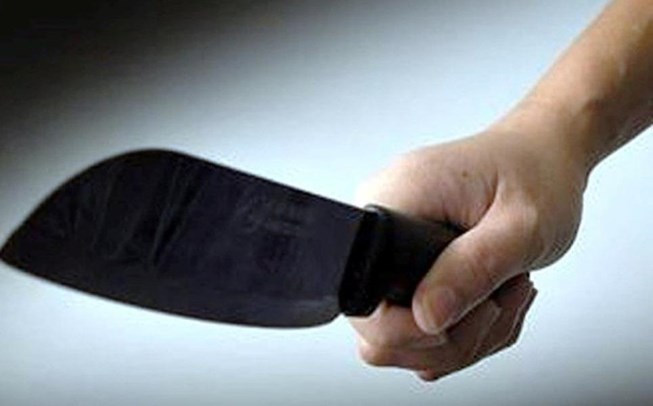 Hai ‘hảo hớn’ cầm dao quậy tưng trụ sở công an lãnh án tù