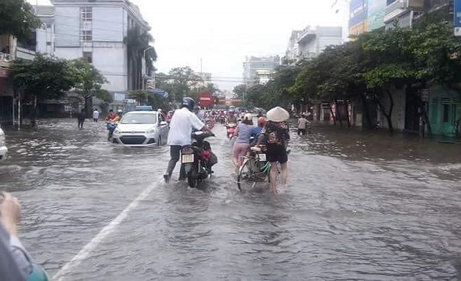 Bão chuyển thành áp thấp, Nam Định mưa ngập một số nơi