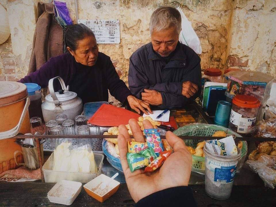 Tồn tại 30 năm ở Nam Định, quán nước này chỉ bán 2 đồ uống với giá 3.000