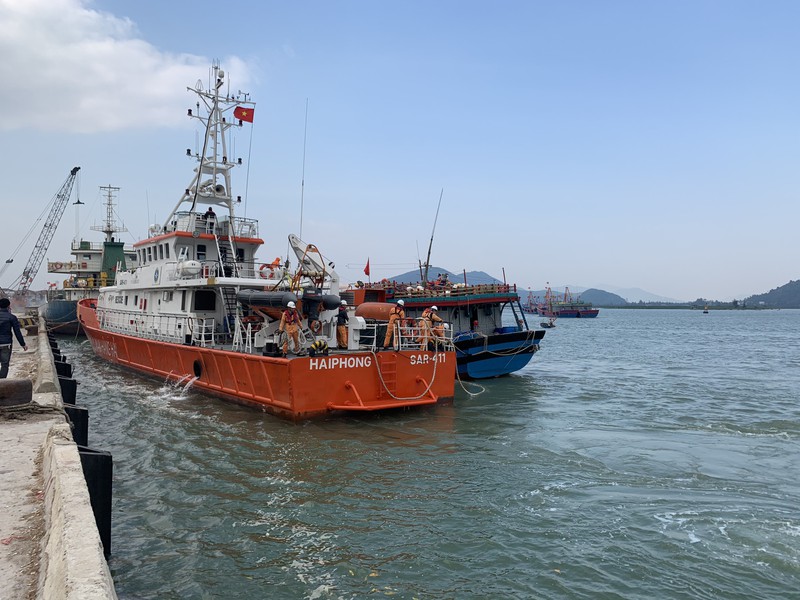 Cứu 6 thuyền viên Nam Định gặp nạn do ảnh hưởng của siêu bão Kammuri