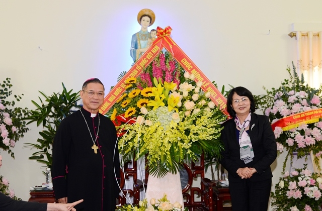 Phó Chủ tịch nước chúc mừng Giáng sinh tại Nam Định