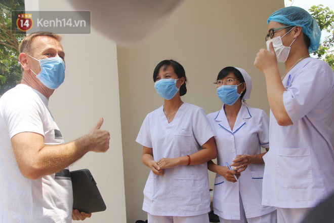 Thêm 3 ca nhiễm Covid-19 tại TP.HCM khỏi bệnh, nam du khách Cộng hòa Czech bày tỏ sự hạnh phúc, biết ơn đất nước Việt Nam