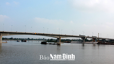 Nam Định: Phát hiện thi thể nổi trên sông Đào vào lúc sáng sớm