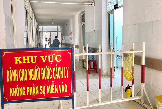Nam Định: Cách ly 3 người trở về từ Đà Nẵng có biểu hiện đau họng, khó thở