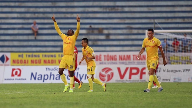 HLV Phạm Hồng Phú nói gì khi Nam Định thắng đậm SLNA ở vòng 7 V.League?