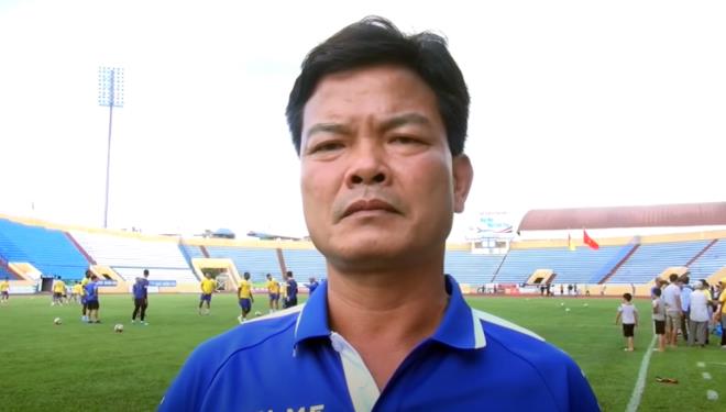 GĐKT Nguyễn Văn Sỹ: ‘Nếu tiếp tục bị xử ép, Nam Định sẽ bỏ giải’