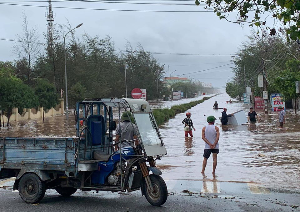 Nam Định: Nước biển dâng cao, nhiều nơi ngập sâu