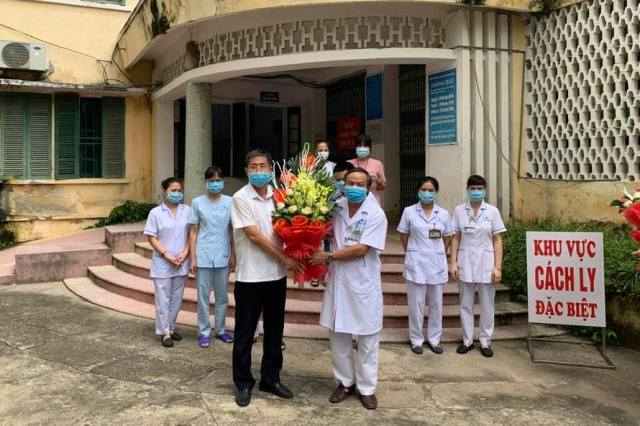 2 bệnh nhân cuối cùng khỏi bệnh, BVĐK tỉnh Nam Định “sạch bóng” COVID-19