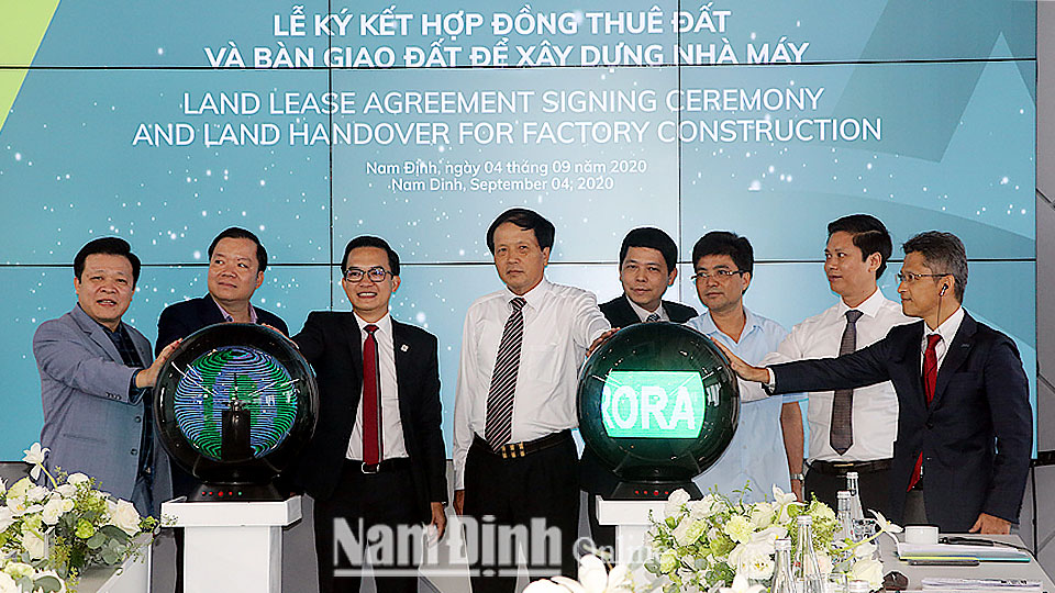 Nam Định Khu công nghiệp Dệt may Rạng Đông ký kết hợp đồng cho 2 nhà đầu tư thứ cấp đầu tiên thuê đất