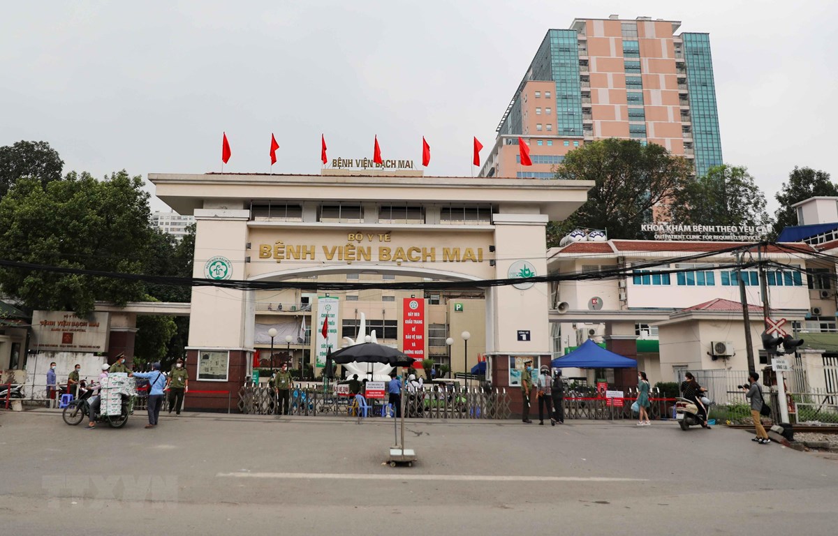 NÓNG: Bắt nguyên Giám đốc Bệnh viện Bạch Mai Nguyễn Quốc Anh cùng 2 đồng phạm