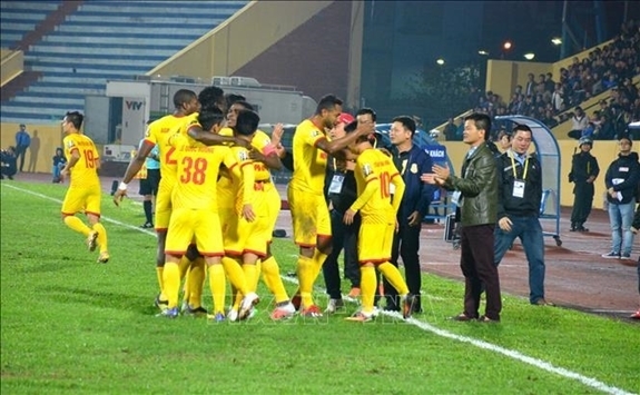 HLV Nam Định lo lắng trước trận đấu ‘sống còn’ với SLNA