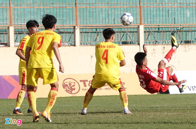 Pha ‘ngả bàn đèn’ mở ra cánh cửa đi tiếp cho U21 Nam Định