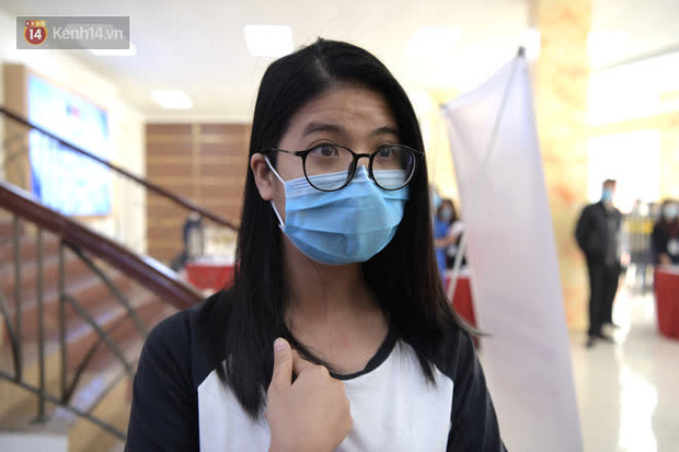 Cô gái đầu tiên đăng ký thử vaccine Covid-19 Việt Nam