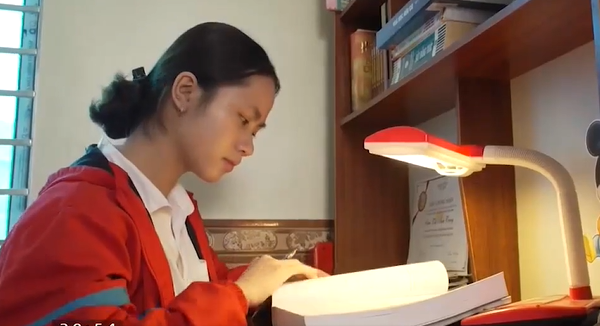 Bí quyết học tập của cô gái Nam Định giành Huy chương Vàng Olympic Hóa học 2020