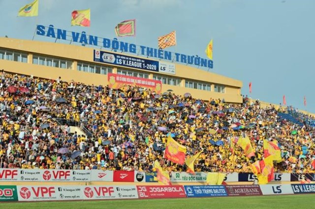 Bóng đá Nam Định: Mong không phải ‘đá’ với ‘cầu thủ thứ 13’