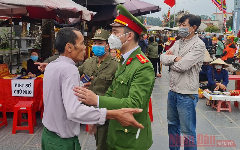 Bảo đảm phòng dịch, Nam Định đóng cửa Chợ Viềng