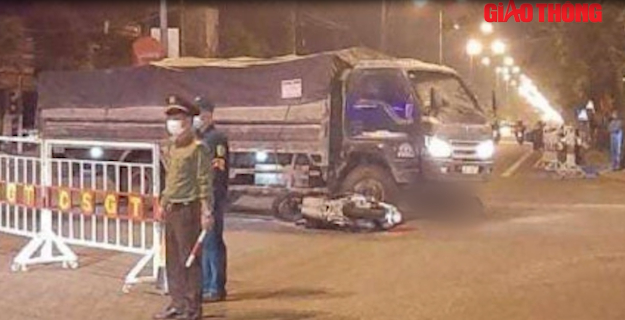 Video TNGT 20/2: Chạy bộ băng qua đường ray, bị tàu hỏa tông tử vong – Tại Ý Yên, Nam Định