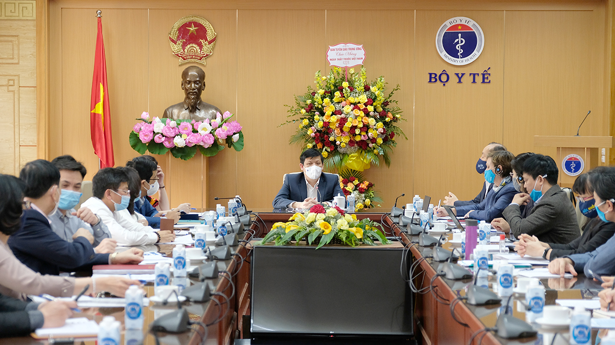 Vắc xin COVID-19: Bộ Y tế chuẩn bị kế hoạch triển khai chiến dịch tiêm chủng lớn nhất tại Việt Nam