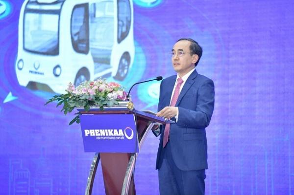 Đại gia Nam Định vừa giới thiệu mẫu xe tự lái tại Việt Nam giàu cỡ nào?