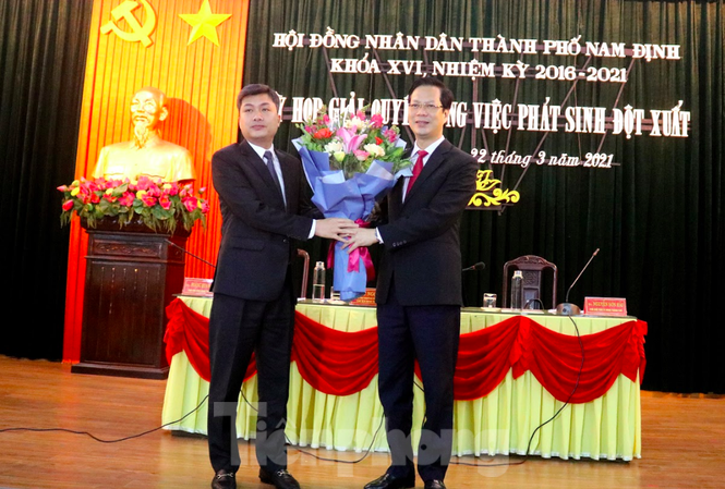 Ông Phạm Duy Hưng làm Chủ tịch thành phố Nam Định