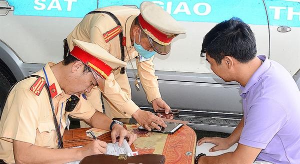 Nam Định: Xử phạt trên 7.000 trường hợp vi phạm trật tự an toàn giao thông