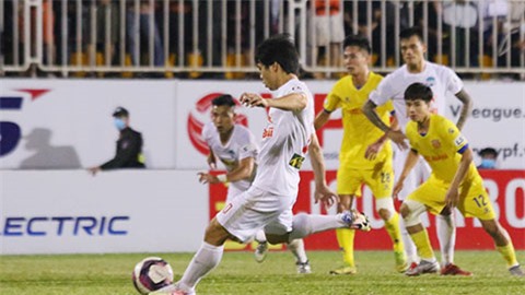 Bàn thắng ấn định 4-3 của HAGL trước Nam Định không hợp lệ