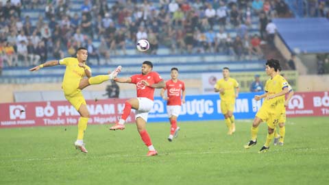 Nam Định & 2 thái cực mâu thuẫn ở V.League 2021