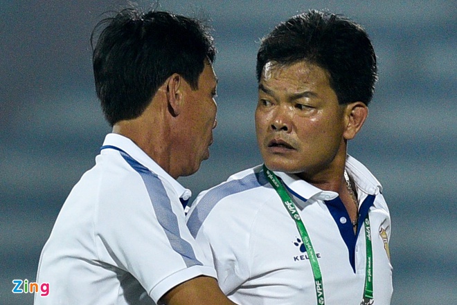 Trọng tài bị treo còi vì không thổi penalty cho CLB Nam Định