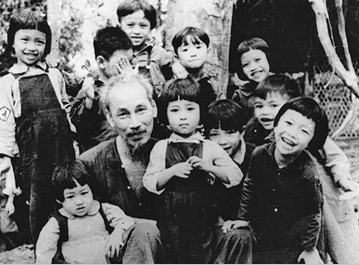 Kỷ niệm 131 năm Ngày sinh Chủ tịch Hồ Chí Minh (19/5/1890-19/5/2021): Tháɴɢ Năm nhớ Bác
