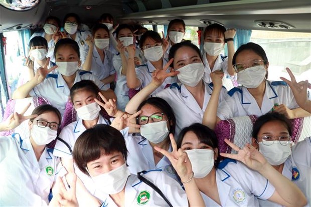 54 Sinh viên Nam Định tình nguyện hỗ trợ tại tâm dịch Bắc Giang