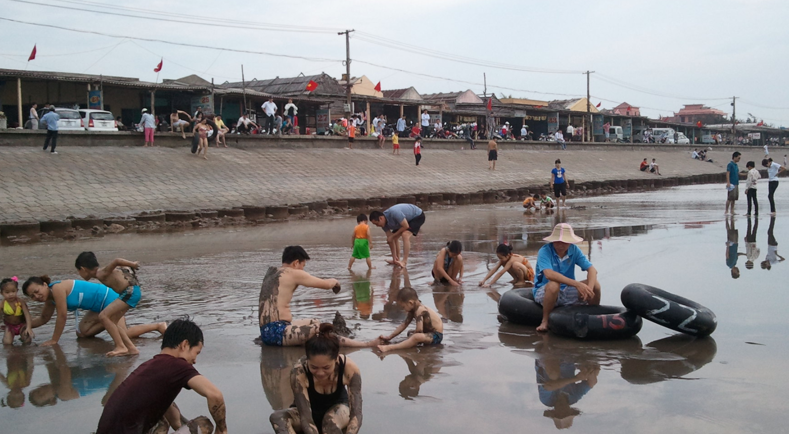 Nỗ lực đấu tranh phòng chống tội phạm và bài trừ tệ nạn xã hội tại khu du lịch biển Quất Lâm