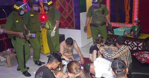 Nam Định: Gần trăm thanh niên mở “tiệc ma tuý” trong khách sạn