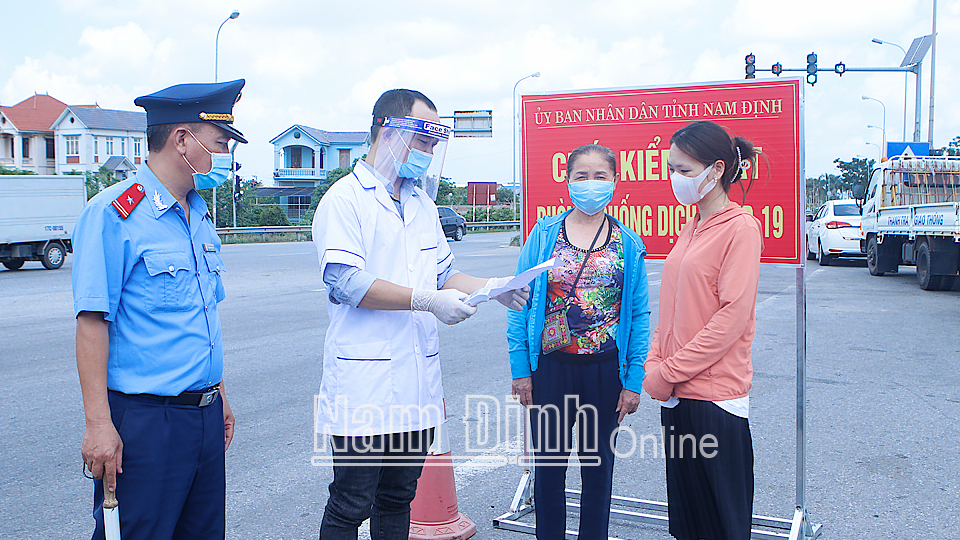 Nam Định : Tiếp tục quản lý chặt hoạt động vận tải hành khách để phòng dịch COVID-19