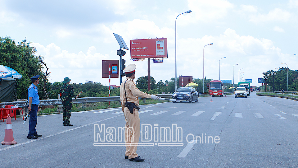 Nam Định : Mở rộng địa bàn tạm dừng hoạt động vận tải hành khách để phòng dịch COVID-19