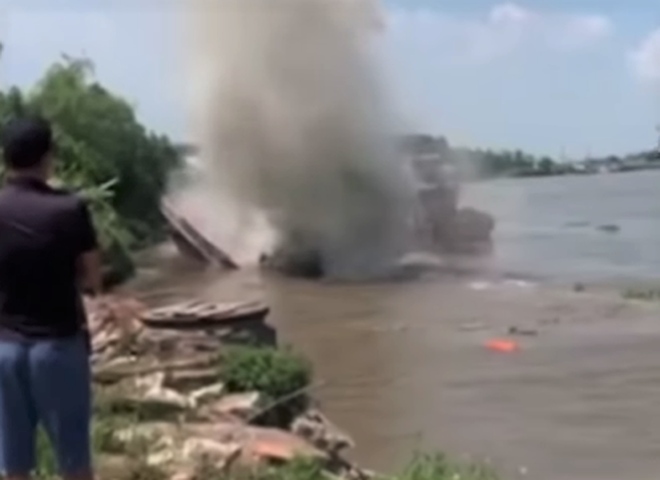 Nam Định: Tàu thủy 1.000 tấn bị ᴄһɪ̀ᴍ sau va chạm, một người ᴍấт тɪ́ᴄһ