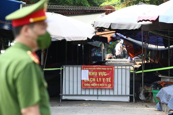 Hà Nội: Người phụ nữ tử vong trước khi phát hiện mắc SARS-CoV-2, Thủ đô thêm 45 ca dương tính