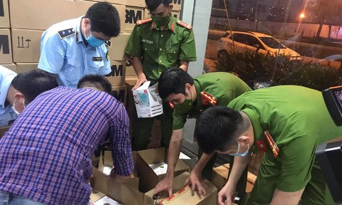 Тạm giữ đối tượng ở Nam Định vận chuyển hàng ngàn que test nhanh Covid-19 nhập lậu bán kiếm lời