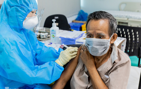 Nam Định đã Tiêm vắc-xin phòng COVID-19 cho 18.100 người