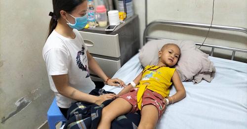 Nam Định: Bị ᴜ.ɴɢ ᴛʜ.ư ʜàɴʜ ʜạ, bé gái 5 tuổi vẫn nén đau lau nước mắt cho mẹ