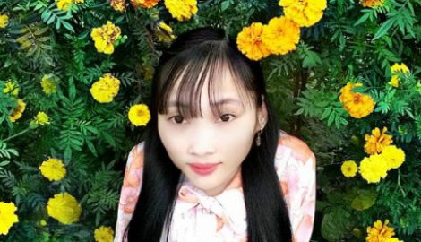 Cô gái xương thủy tinh 27 tuổi, nặng 15kg và hành trình hơn 10 năm dạy học miễn phí