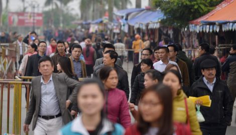 Đền Trần nhộn nhịp trước giờ khai ấn