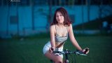 “Cô giáo siêu mẫu” Nam Định thả dáng bên xe đạp