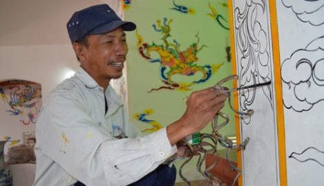 Gặp người đàn ông có bộ móng dài hơn 50cm ở Nam Định