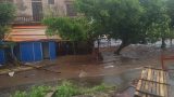 Ảnh hưởng bão số 10, biển Nam Định nước tràn bờ đê, ngập lụt khắp nơi