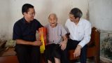 Phó Chủ tịch Nguyễn Văn Pha tặng quà gia đình thương binh, liệt sỹ tại Nam Định