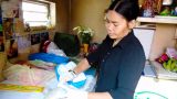 Những con người thầm lặng làm nhiệm vụ nhặt xác thai nhi